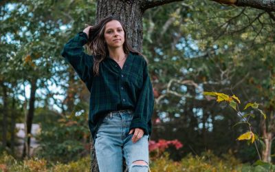 Singer-Songwriter Sydney Hancock’s “Flannel” Single Is Delightfully Charming and Emotive!