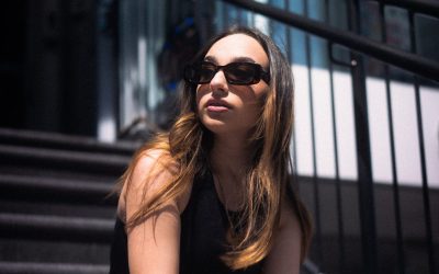 Loren Aronov Shatters Conformity and Ignites Empowerment in Her Riveting Single “Mask On”