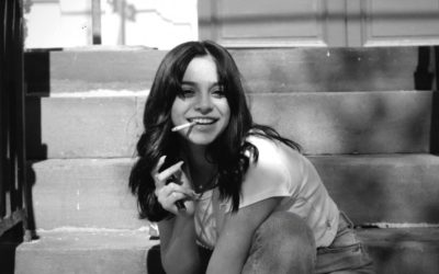 American Songbird Victoria Ryder Delivers a Romanticized, Melancholic Performance With “Enticing Eyes”