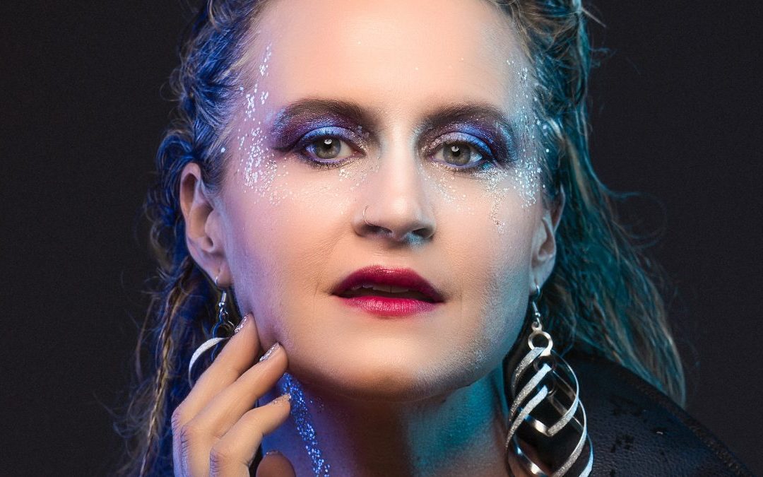 France’s Songbird Liz Wild Delivers a Thought-Provoking and Enchanting Performance With “Deep Illusion”