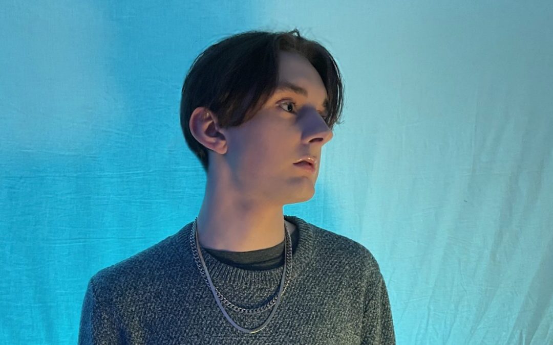 lilac frog’s “How the Curtain Closes” Takes Listeners on a Mesmerizing Journey Through the Depths of Emotive Electro-Pop.