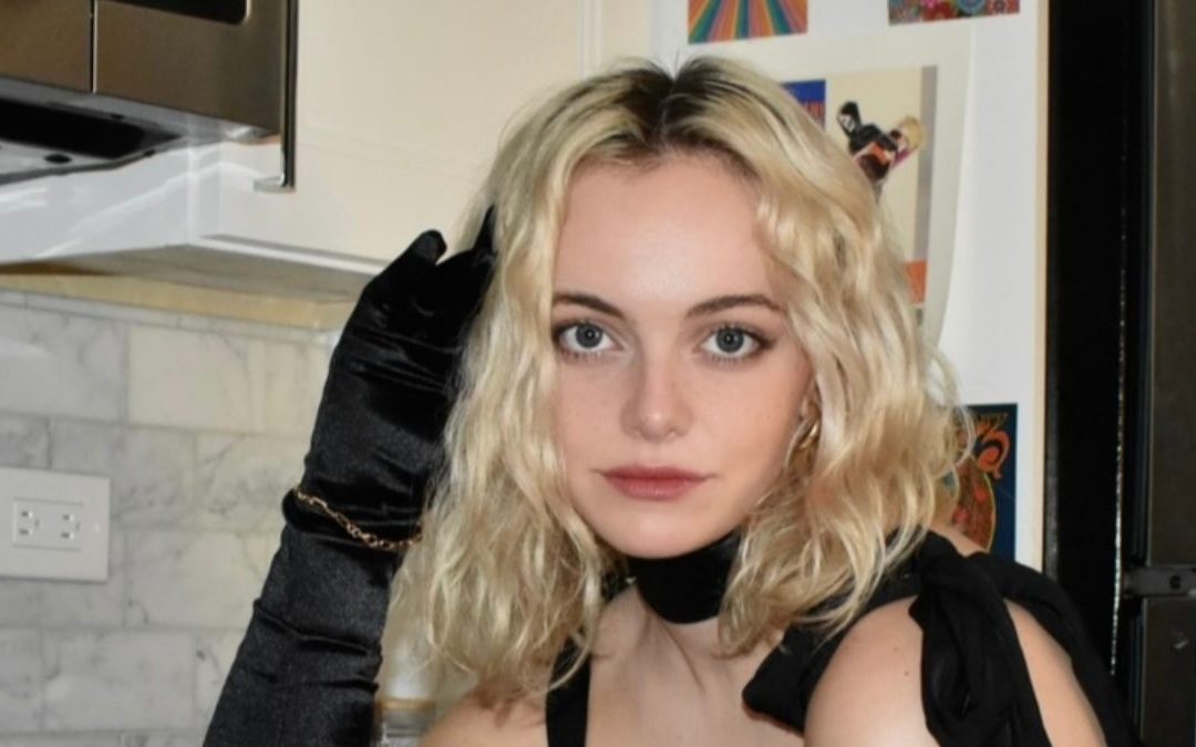 Indie Rock Star Sarah Morgan’s Debut Single, “Daughter’s Age” Stands Out Both in Scope and Execution!