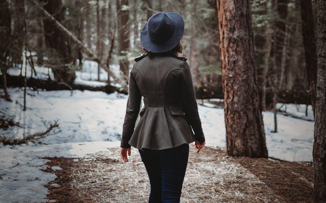 Emerging Artist Hannah Lou Woods’ Debut EP, “Meet Me at the Pine Tree” Is an Indescribably Beautiful Work of Art That Celebrates Pure, Profound Love!