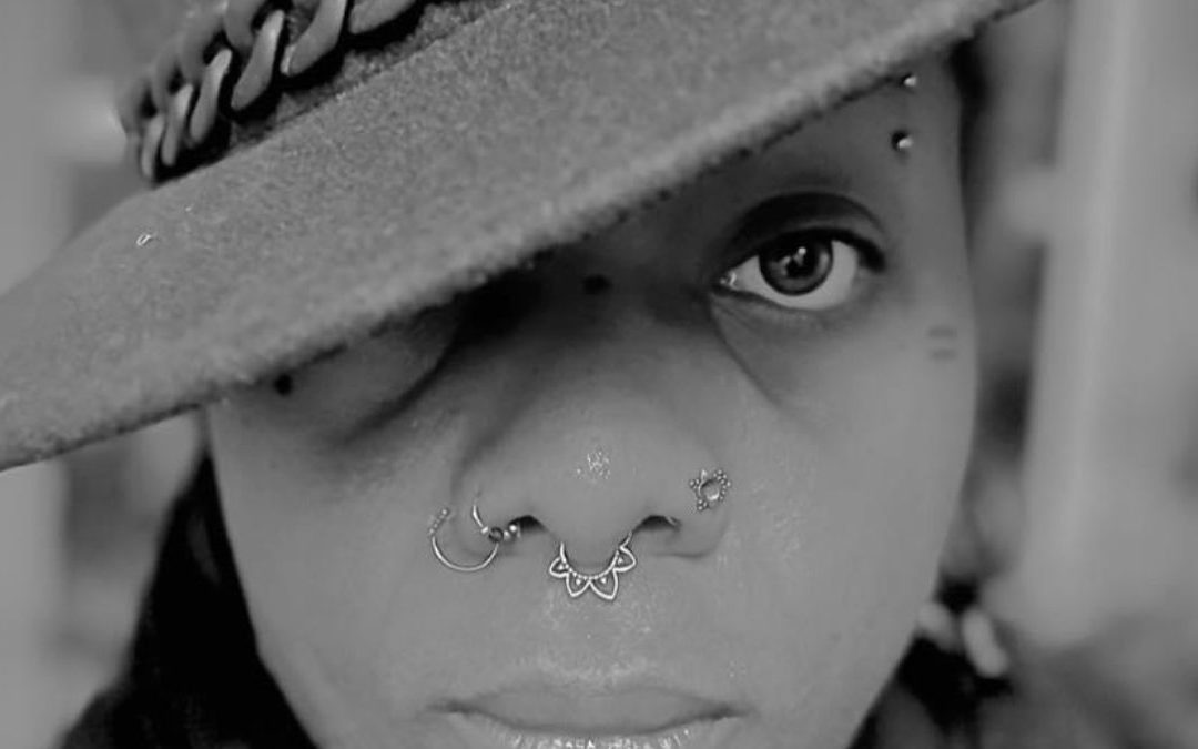 Get lost in the mystical allure of Antonio Eyez’s “Voodou,” where funk, soul, and rock converge with a psychedelic twist.