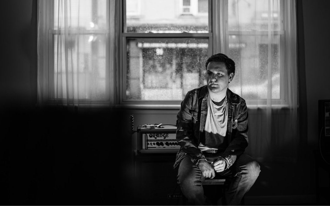 New Jersey-Based Songwriter and Guitarist J.C. Gunther’s “Chasing Ghosts” Is a Catchy, Melancholic, and Emotive Track With Replay Value·