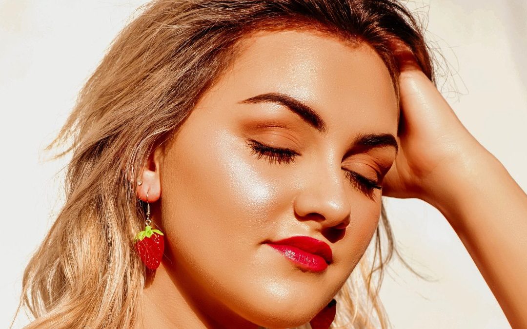 Popstress Jillian Skye Is Bold, Unapologetic, and Passionate in Her “Don’t Wanna B Urs” Performance.