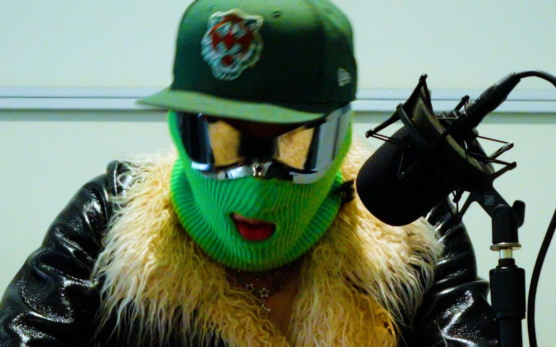 Grossman, the rising alternative rap artist out of New York, just dropped a raw new track called “FREESTYLE” over Eminem’s “I’m Back” beat.